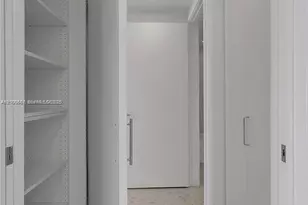 325 S Biscayne Blvd, Miami, FL 33131 - Photo 17