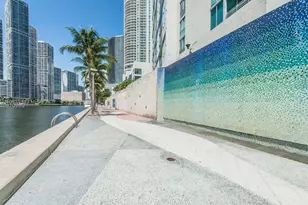 325 S Biscayne Blvd, Miami, FL 33131 - Photo 19