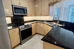 801 Brickell Key Blvd, Miami, FL 33131 - Photo 3