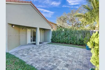 1287 NW 170th Ter, Pembroke Pines, FL 33028 - Photo 29