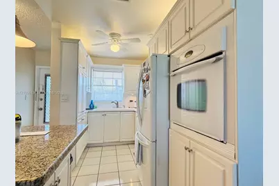 298 SE 6th Ave #15, Pompano Beach, FL 33060 - Photo 5