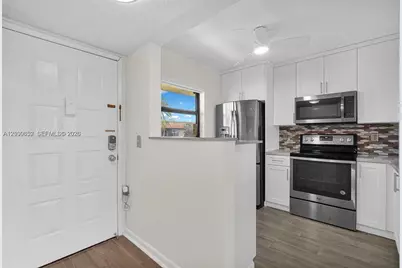 7142 Golf Colony Ct #206, Lake Worth, FL 33467 - Photo 5