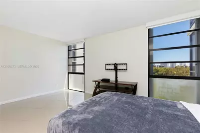 20400 W Country Club Dr #605, Aventura, FL 33180 - Photo 11