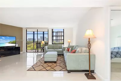 20400 W Country Club Dr #605, Aventura, FL 33180 - Photo 23