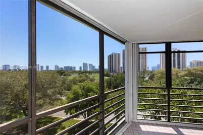 20400 W Country Club Dr #605, Aventura, FL 33180 - Photo 7