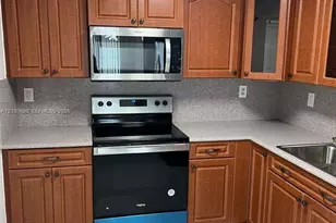 20850 San Simeon Way, Miami, FL 33179 - Photo 5