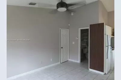 50 SE 11th St, Dania Beach, FL 33004 - Photo 13