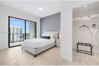 239 SW 9th St #1801, Miami, FL 33130 - Photo 5