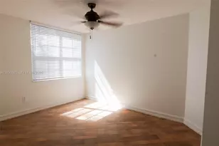19999 E Country Club Dr, Aventura, FL 33180 - Photo 17