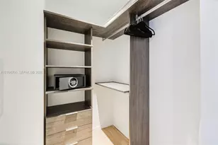 398 NE 5th St, Miami, FL 33132 - Photo 21