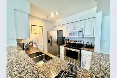 1155 Brickell Bay Dr #906, Miami, FL 33131 - Photo 3