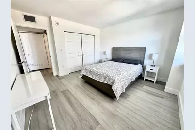 1155 Brickell Bay Dr #906, Miami, FL 33131 - Photo 9