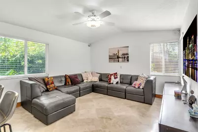 8514 SW 209th Ln, Cutler Bay, FL 33189 - Photo 9