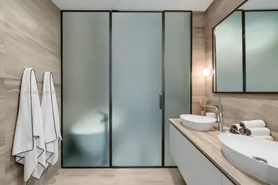 5775 Collins Ave #1005, Miami Beach, FL 33140 - Photo 11