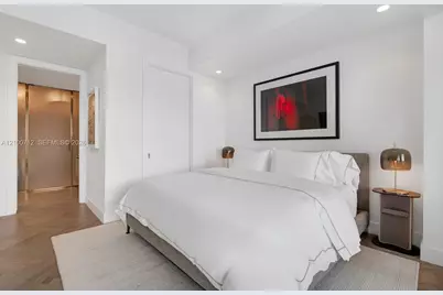 5775 Collins Ave #1005, Miami Beach, FL 33140 - Photo 9
