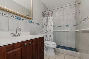 7802 W 18th Ln, Hialeah, FL 33014 - Photo 15