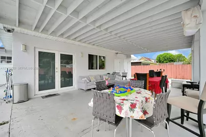 1271 W 79th St, Hialeah, FL 33014 - Photo 23