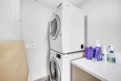 1271 W 79th St, Hialeah, FL 33014 - Photo 21