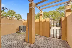 475 SW 147th Ter, Pembroke Pines, FL 33027 - Photo 17