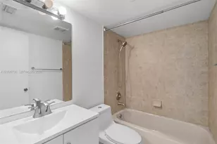 1128 N Hiatus Rd, Pembroke Pines, FL 33026 - Photo 15