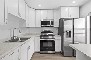 1128 N Hiatus Rd, Pembroke Pines, FL 33026 - Photo 15