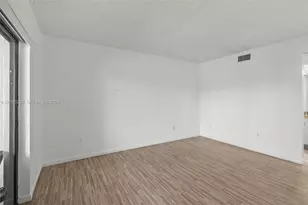 1128 N Hiatus Rd, Pembroke Pines, FL 33026 - Photo 21