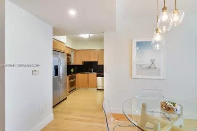 6365 Collins Ave #2810, Miami Beach, FL 33141 - Photo 9