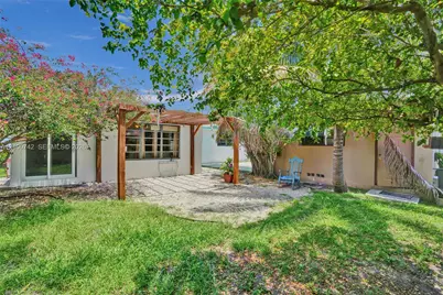 9910 Bahama Dr, Cutler Bay, FL 33189 - Photo 19
