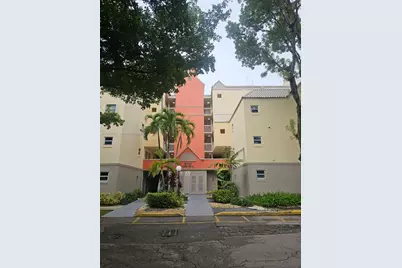 8343 Lake Dr #108, Doral, FL 33166 - Photo 11