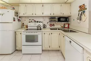 440 Paradise Isle Blvd, Hallandale Beach, FL 33009 - Photo 11