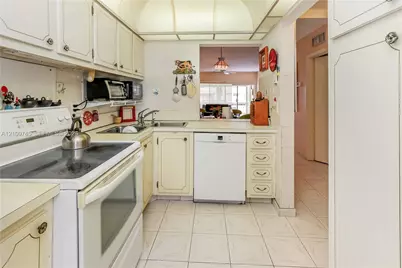 440 Paradise Isle Blvd #107, Hallandale Beach, FL 33009 - Photo 13