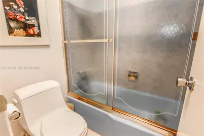 440 Paradise Isle Blvd #107, Hallandale Beach, FL 33009 - Photo 17