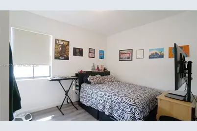 10401 NW 61st Ln, Doral, FL 33178 - Photo 13