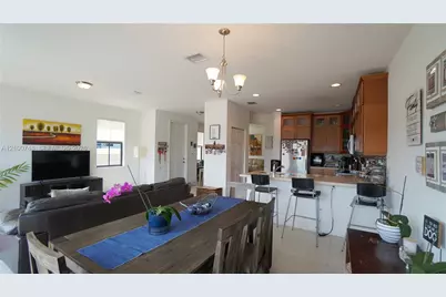 10401 NW 61st Ln, Doral, FL 33178 - Photo 9