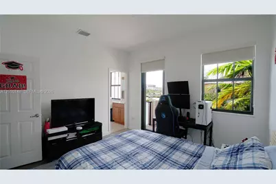 10401 NW 61st Ln, Doral, FL 33178 - Photo 15