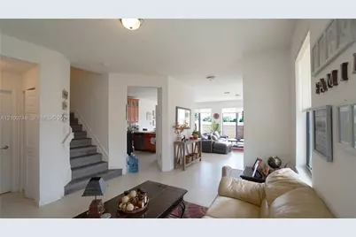 10401 NW 61st Ln, Doral, FL 33178 - Photo 5