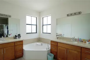 10401 NW 61 Ln., Doral, FL 33178 - Photo 27