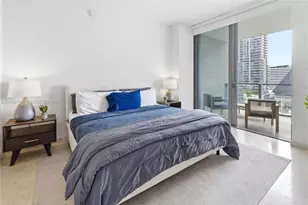 68 SE 6th St, Miami, FL 33131 - Photo 17