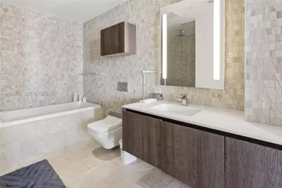 68 SE 6th St #1106, Miami, FL 33131 - Photo 21