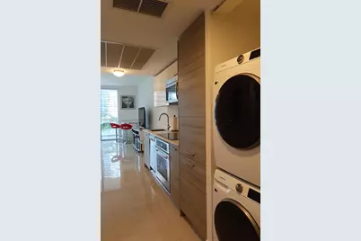 1300 Brickell Bay Dr #1600, Miami, FL 33131 - Photo 9
