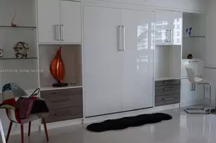 1300 Brickell Bay Dr, Miami, FL 33131 - Photo 5
