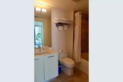 1300 Brickell Bay Dr #1600, Miami, FL 33131 - Photo 13