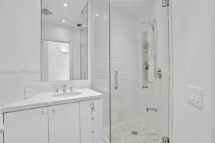 3690 NE 199th St, Aventura, FL 33180 - Photo 9