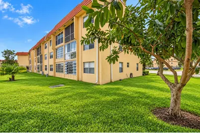 8901 Sunrise Lakes Blvd #204, Sunrise, FL 33322 - Photo 31