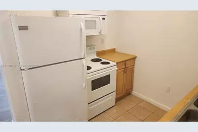 170 SW 11th Ave #14, Hallandale Beach, FL 33009 - Photo 7