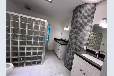 5845 SW 88th St, South Miami, FL 33156 - Photo 9