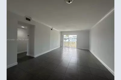 980 NE 170th St #212, North Miami Beach, FL 33162 - Photo 23