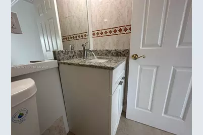 980 NE 170th St #212, North Miami Beach, FL 33162 - Photo 3