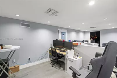 50 NW 21st Rd, Miami, FL 33129 - Photo 17