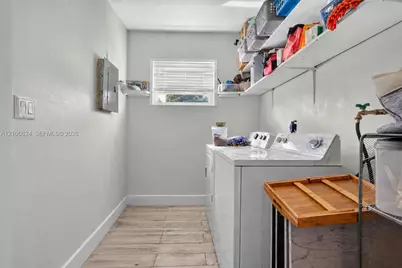 231 N 65th Ter, Hollywood, FL 33024 - Photo 15